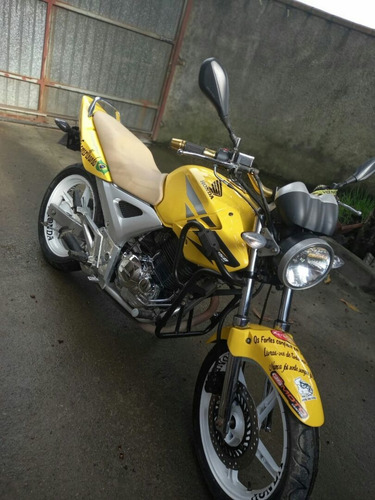 Imagem 5 de 6 de Honda Esportiva