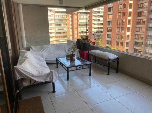 Imagen 24 de 27 de Precioso Departamento En Un Quinto Piso En Venta En Vitacura
