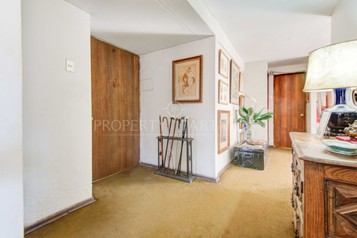 Ideal Para Remodelar Ubicado En Ricardo Lyon, Prov...