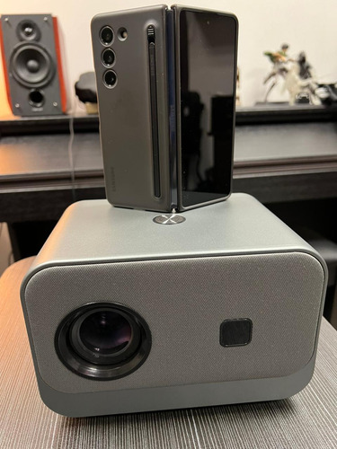 Samsung Galaxy Z Fold 5 Con Proyector De Video Seminuevo, Incluye Funda Oficial Con S Pen. (Usado)