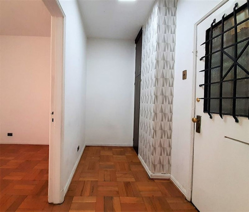 Imagen 3 de 18 de Oficina En Venta De 2 Privados En Santiago
