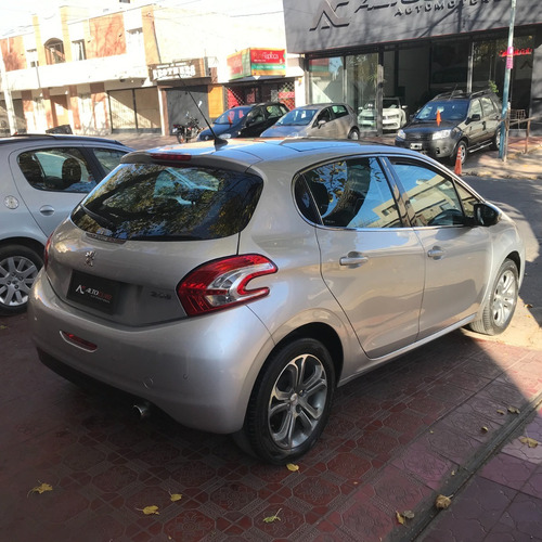 Imagen 4 de 9 de Peugeot 208
