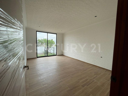 Casa En Venta En Banthí, San Juan Del Río, Querétaro.