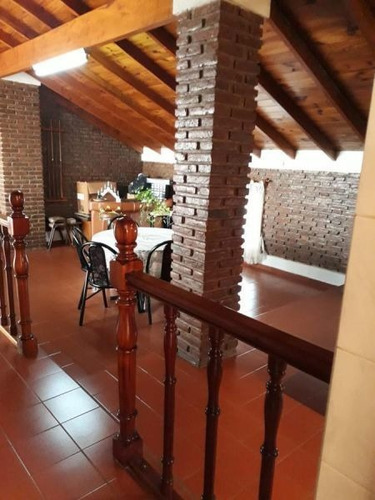 Casa 5 Ambientes Con Cochera