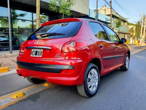 Peugeot 207 1.4 Sedan Xr 2010