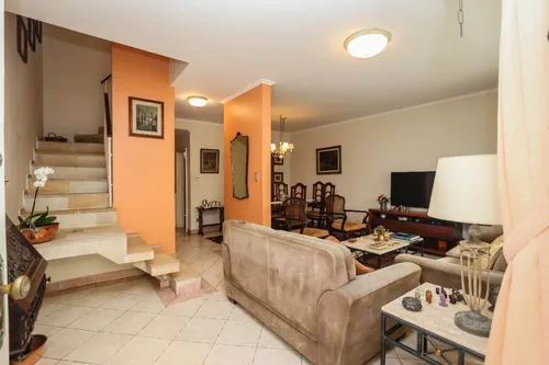 Casa Totalmente Reformada Pronta Para Morar Muito Bem.