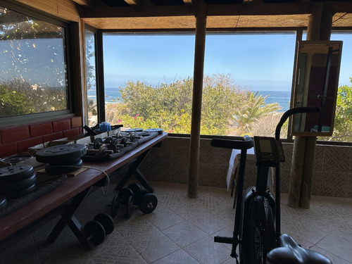 Casa En Primera Linea Con Increíble Vista Al Mar 10.000mts2
