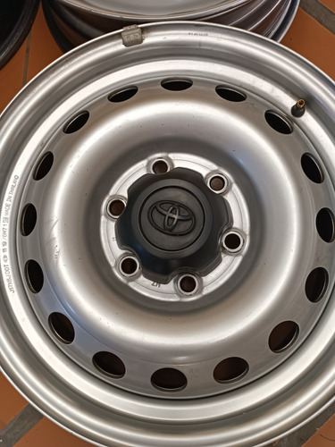 Rines De Metal 17 Toyota 6 Huecos Originales. (Usado)