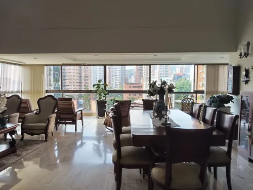 Apartamento En Venta En El Poblado. Cod V12635
