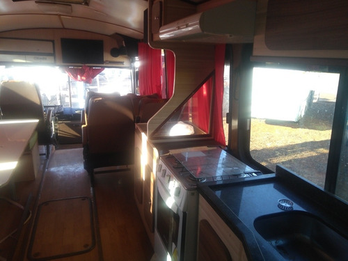 Imagem 12 de 14 de Motorhome Marcopolo Completo 1992