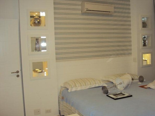 Imagem 16 de 17 de Guarujá Pitangueiras - Frente Total Mar - Reformado/decorado - 2 Vagas Demarcadas !!! - Ap0527 - 34707383
