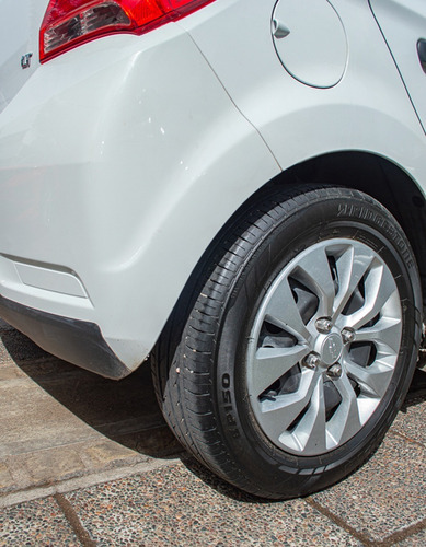 Imagen 10 de 18 de Chevrolet Onix 1.4 Lt