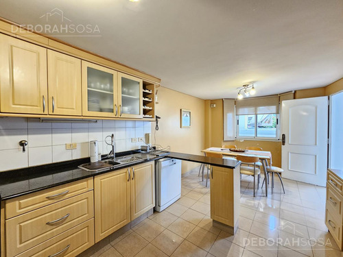 Venta Casa 8 Ambientes En 3 Plantas Con Piscina Y Doble Cochera - Villa Devoto!