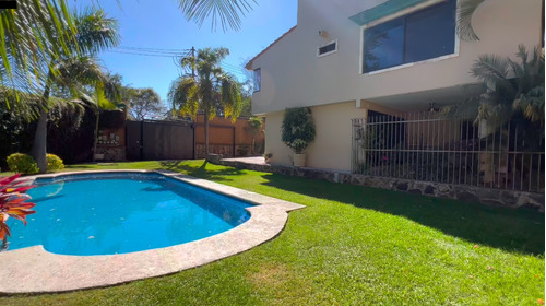 Casa En Venta En Condominio De 5 Casas En Cuernavaca | 3 Recs, 2 1/2 Baños, Estudio Y Jardín En Acapatzingo