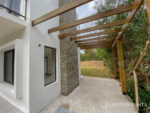 Casa En Pinares- Ref: 1425