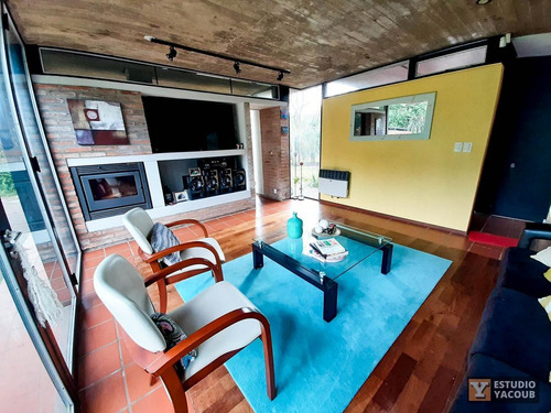 Imagen 6 de 30 de Casa En Venta 2 Dormitorios 2 Baños 2 Cocheras 246 Mts 2 Y Terreno 700 Mts 2 Totales - City Bell