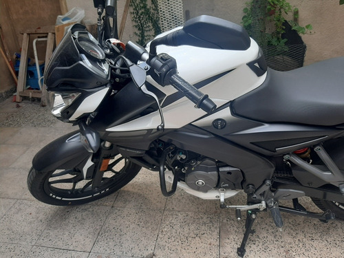 Bajaj Rowser Ns160