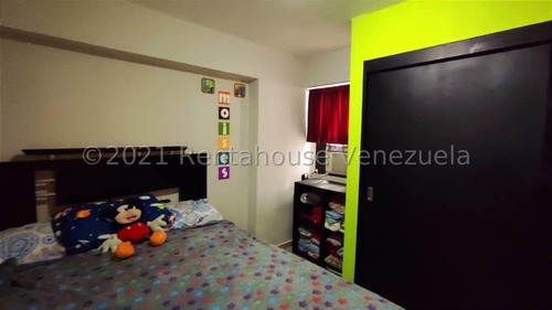 Apartamento En Venta Piso Bajo Baños Remodelados Ubicado En El Centro De Maracay Acceso A Las Principales Vías 25-16806 Miriam