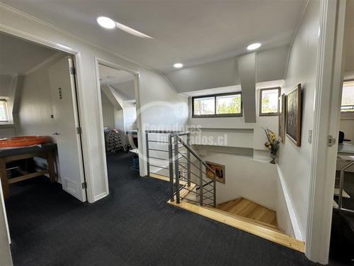 Casa En Venta De 7 Dorm. En Vitacura