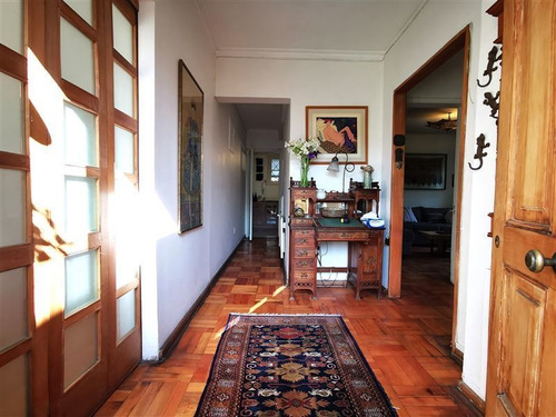 Imagen 2 de 29 de Casa En Venta De 5 Dorm. En Vitacura