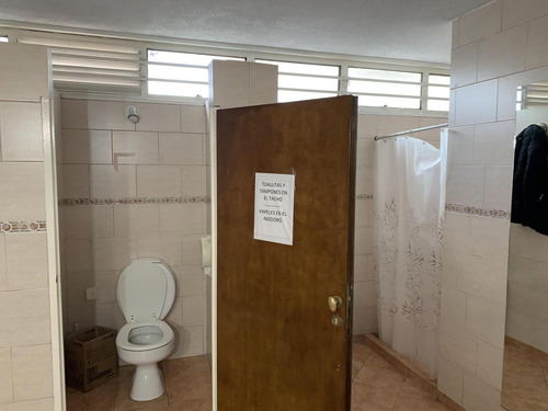 Establecimiento Industrial De 1350 M2 Cubiertos, Con Salida A Dos Calles
