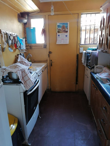 Casa En Venta De 2 Dorm. En Estación Central