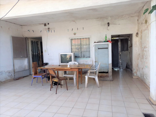 Imagen 6 de 9 de Casa 4 Ambientes Venta Moron A Refaccionar