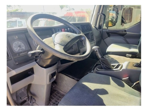 Imagem 6 de 7 de Volvo Vm 260 Bitruck