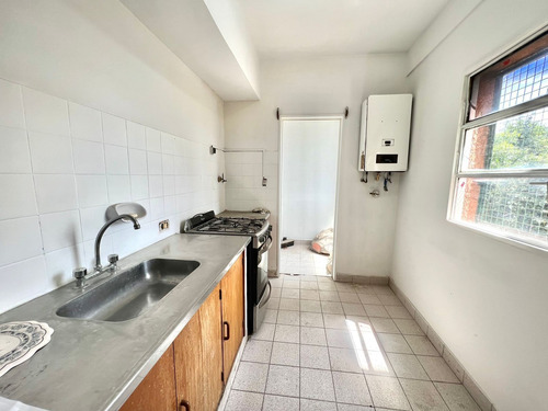 Venta Departamento 4 Dormitorios Otros Barrios Con Cochera
