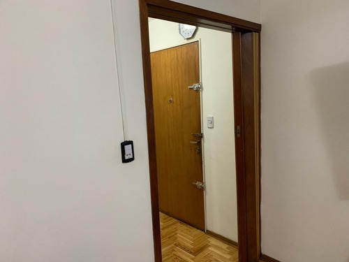 Imagen 8 de 10 de Caseros Centro En Venta Unico Departamento De 2 Ambientes Arriba De La Farmacia Central Sobre Urquiza F: 7953