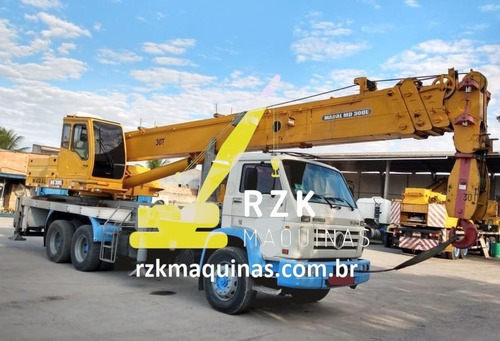 Imagem 2 de 15 de Caminhão Guindaste Md300l 2006