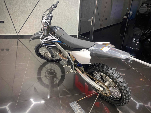 Imagen 7 de 11 de Yamaha Yzf 450cc