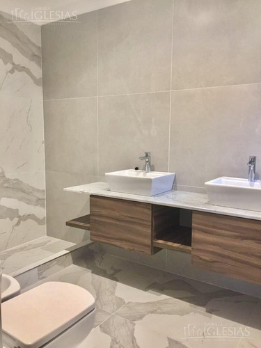 Casa En Venta Con 4 Dormitorios En Los Castaños, Nordelta