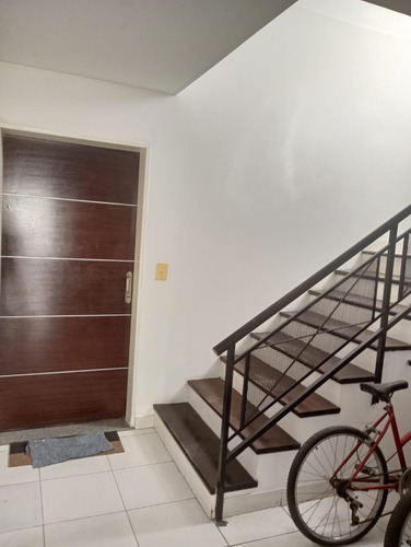 Ph 2 Ambientes En Barrio Naon, Excelente Ubicación A 1 Cuadra De Juan Bautista Alberdi
