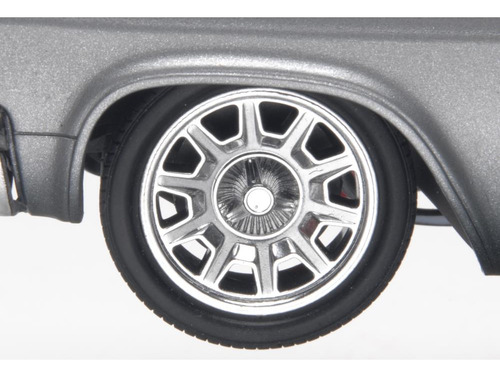 Auto Chevy Impala 1965 Foose Design 1/25 Model Kit Revell