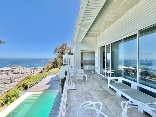 Gran Casa En Primera Línea Con Vista Impresionante, Zapallar