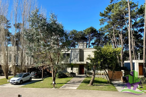 Casa En Alquiler Y Venta Anual - Barrio Privado En Punta Del Este 