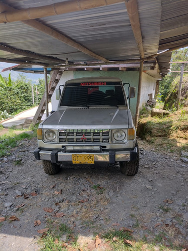 Mitsubishi Montero 3.0 L146 Wagon