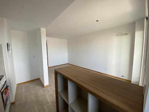Departamento En Venta 2 Dormitorios 2 Baños Abasto A Estrena
