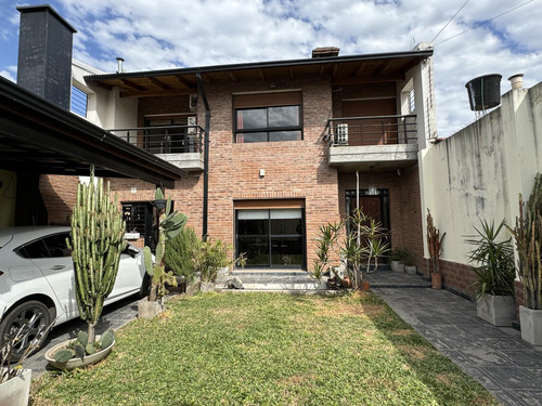 Casa En Venta En Zona Sur 3 Dormitorios
