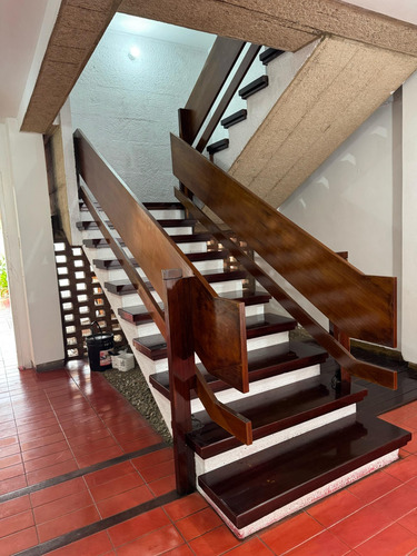 En Venta De Casa Ubicada Urb. Los Caobos Mcy.