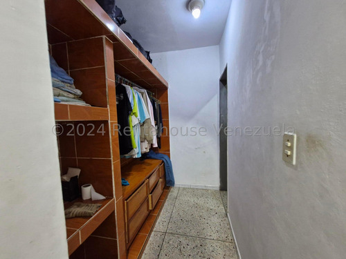 Casa En Venta En Villas De Aragua Maracay 25-1012 Irrr