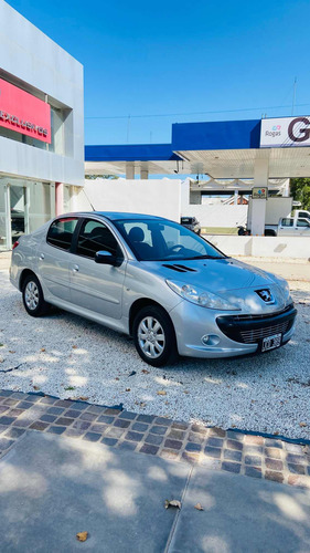 Peugeot 207 1.4 Sedan Xs