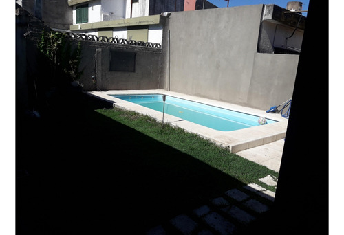 Casa 5 Ambientes- Castelar Sur