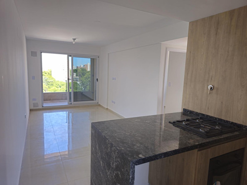 Venta De Departamento De 1 Dormitorio A Estrenar En Salta 3550, Rosario Con Amenities