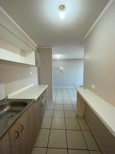 Vende Depto. En Condominio, Comuna San Miguel, Santiago
