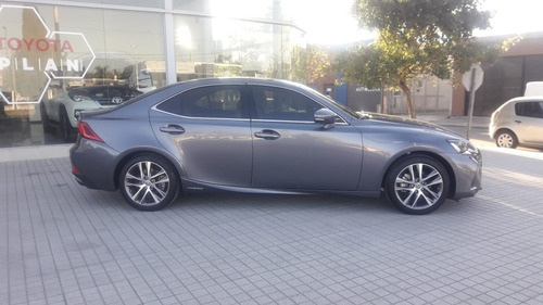 Imagen 8 de 15 de Lexus Is300h Luxury