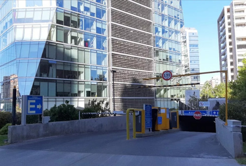 Arriendo Estacionamientos - Edificio Quantum