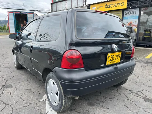 Renault Twingo Authentique 1.2cc MT