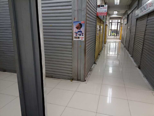 Imagen 13 de 15 de Local En Arriendo Sector Centro En Centro Comercial / Cod.5038464